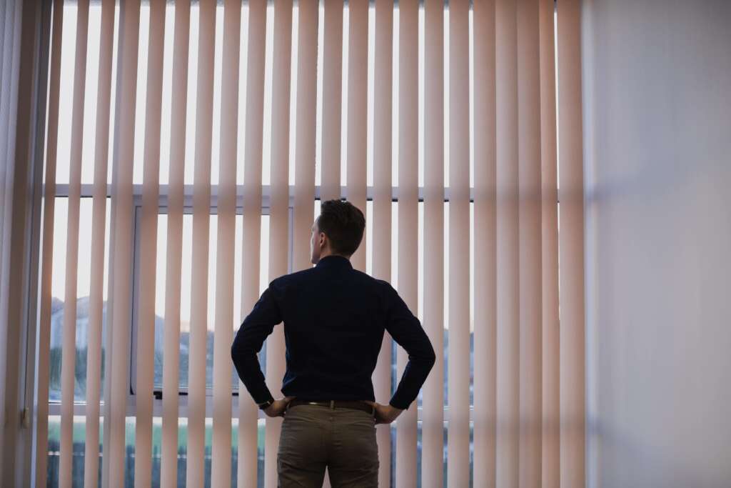 Estores ou Cortinas: Qual a melhor opção para ter em casa?